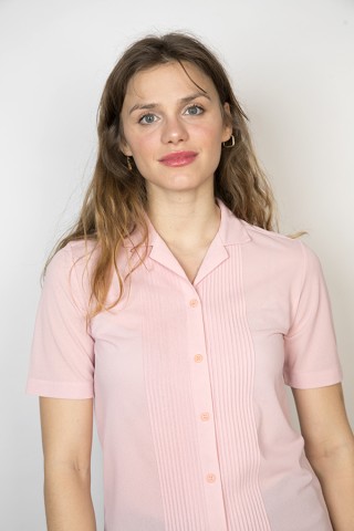 Camisa vintage rosa con plisado