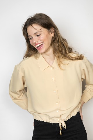Camisa vintage beige con cinta ajustable