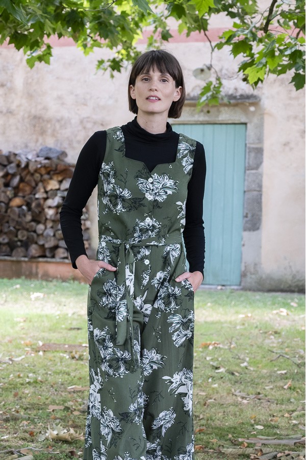 Mono kaki con flores blancas- Colección SusiSweetdress