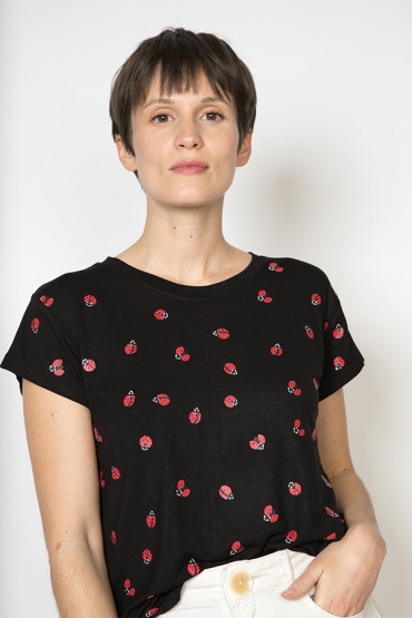 Camiseta SusiSweetdress negra con mariquitas rojas - Ropa mujer SusiSweetdress