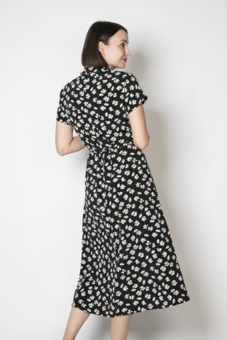 Vestido vintage negro con flores blancas