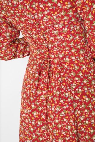 Vestido vintage rojo con flores