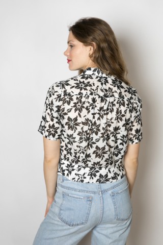 Camisa vintage blanca flores negras