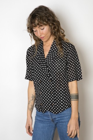 Camisa vintage negra topos blancos