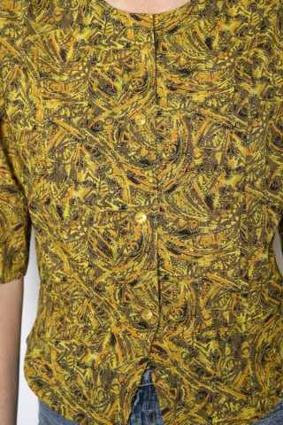 Camisa vintage amarillo verdoso estampado