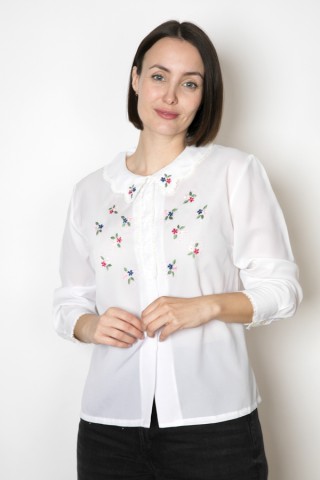 Camisa vintage blanca flores bordadas