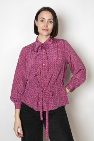 Camisa vintage rosa con flores