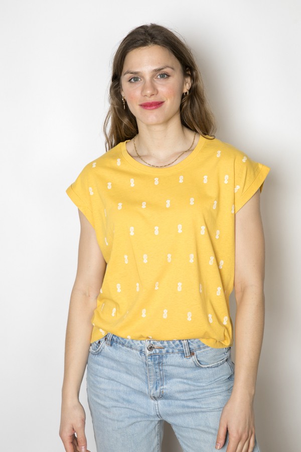Camiseta SusiSweetdress amarilla con piñas blancas- Ropa mujer SusiSweetdress