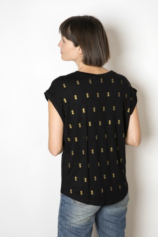 Camiseta SusiSweetdress negra con piñas doradas
