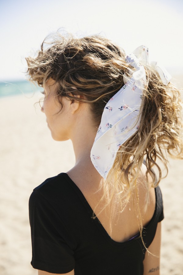 Pañuelo blanco con florecitas rosas -Complementos SusiSweetdress