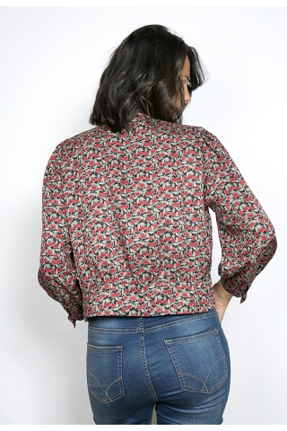 Camisa vintage azul marino con rosas rojas