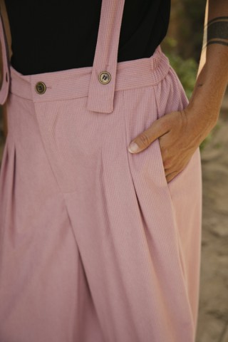 Pantalón palazzo de pana rosa pastel con tirantes