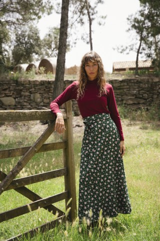 Falda maxi larga cruzada verde con flores