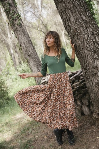 Falda maxi larga marrón con flores