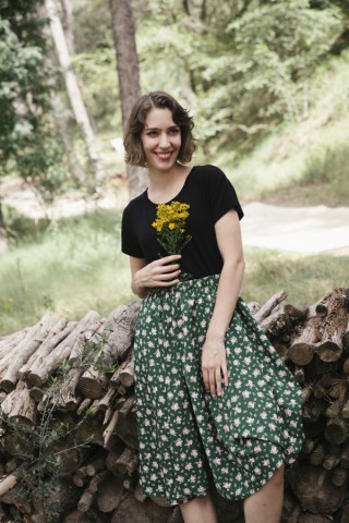 Falda larga verde bosque flores