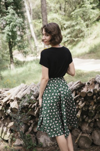 Falda larga verde bosque flores