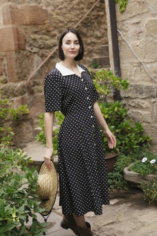 Vestido vintage negro con lunares blancos