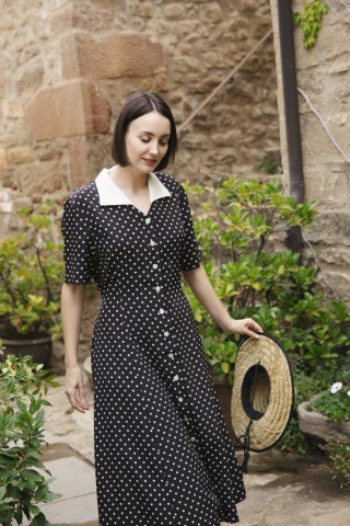 Vestido vintage negro con lunares blancos