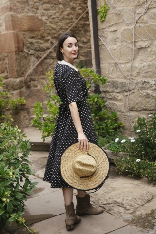 Vestido vintage negro con lunares blancos