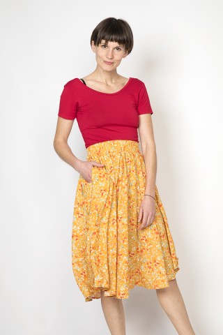 Falda larga ocre con flores rojas y blancas con bolsillos- Ropa mujer SusiSweetdress