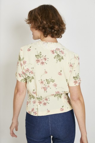 Camisa vintage beis con flores