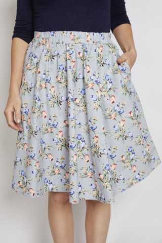 Falda midi azul con flores