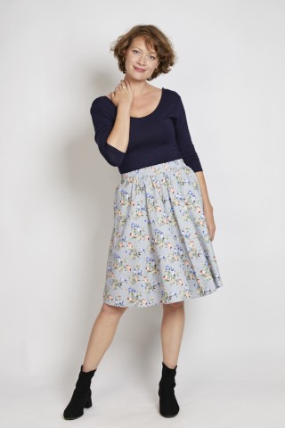 Falda midi azul con flores