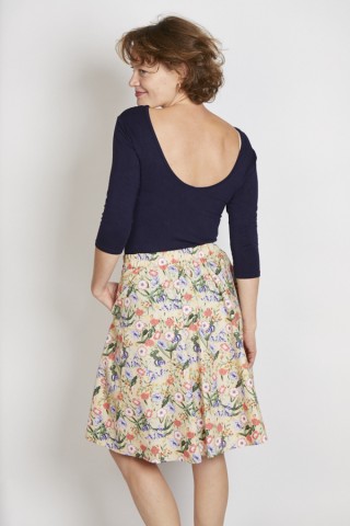 Falda midi negra con flores