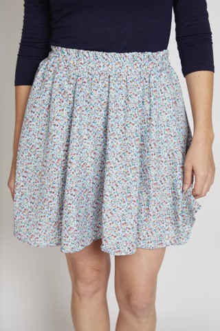 Falda mini azul pastel florecitas colores