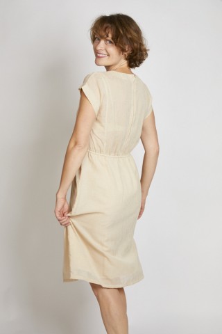 Vestido vintage beige con flor bordada