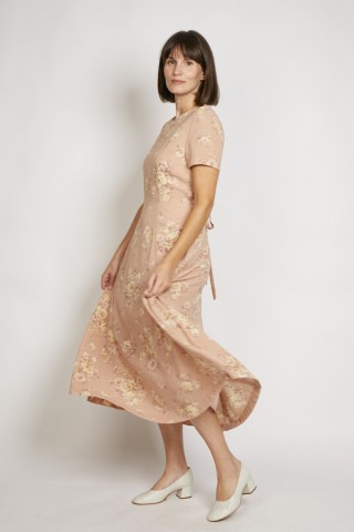 Vestido vintage rosa palo con flores beige