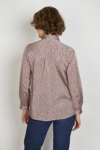 Camisa vintage rosa palo con florecillas