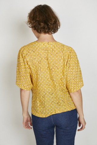 Camisa vintage amarillo mostaza con topos blancos