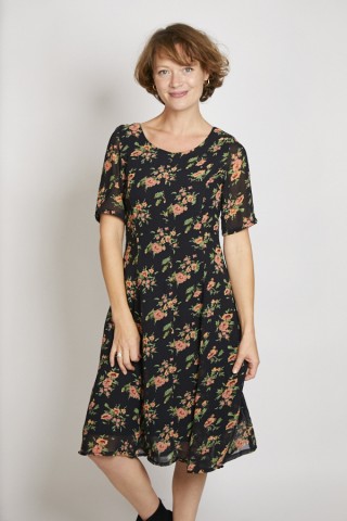 Vestido vintage negro con flores rosas