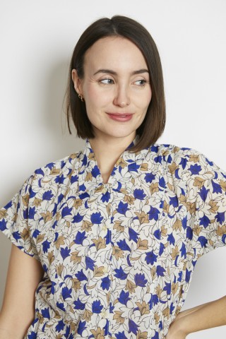 Camisa vintage blanco roto flores azul y beige - Ropa mujer SusiSweetdress