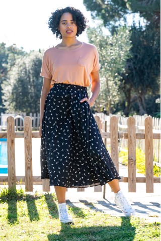 Falda maxi larga negra con florecitas blancas con bolsillos- Ropa mujer SusiSweetdress