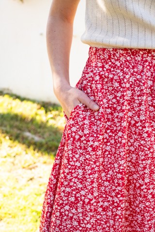 Falda maxi larga roja con flores blancas con bolsillos- Ropa mujer SusiSweetdress