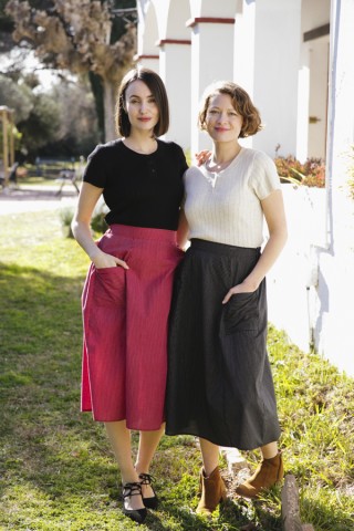 Falda roja con rayitas finas blancas y bolsillos delanteros- Ropa mujer SusiSweetdress