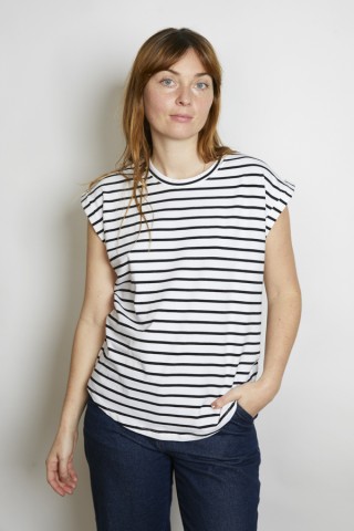 Camiseta SusiSweetdress blanca con rayas azul marino- Ropa mujer SusiSweetdress