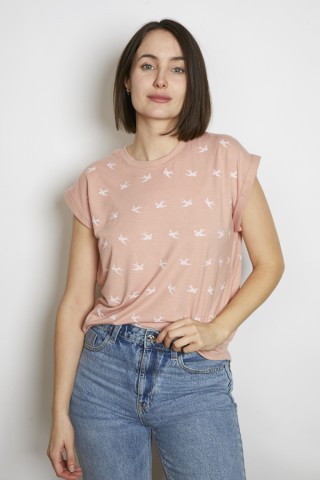 Camiseta SusiSweetdress salmón pastel con pájaros blancos- Ropa mujer SusiSweetdress