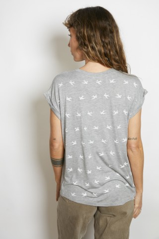 Camiseta SusiSweetdress gris con pájaros blancos- Ropa mujer SusiSweetdress