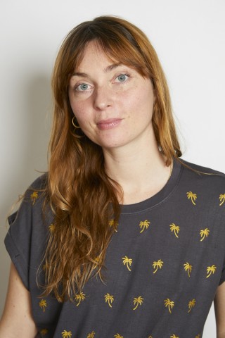 Camiseta SusiSweetdress gris oscuro con palmeras doradas- Ropa mujer SusiSweetdress