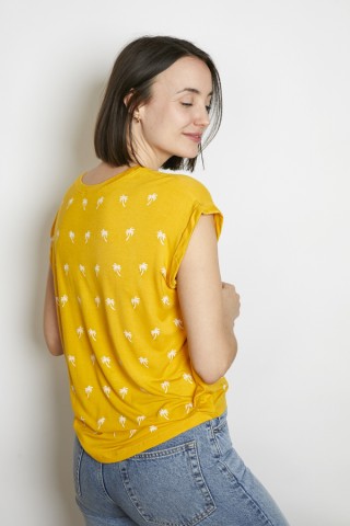 Camiseta SusiSweetdress amarilla con palmeras blancas- Ropa mujer SusiSweetdress