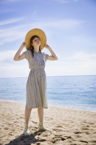 Vestido vintage blanco roto con florecitas azul marino- Ropa mujer vintage SusiSweetdress