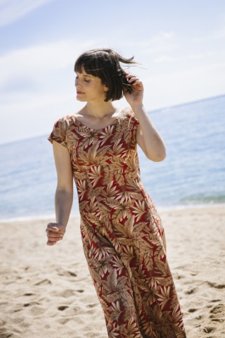 Vestido vintage granate con hojas tropicales marrones y beis- Ropa mujer vintage SusiSweetdress
