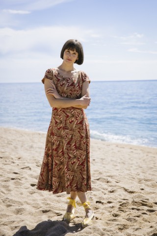 Vestido vintage granate con hojas tropicales marrones y beis- Ropa mujer vintage SusiSweetdress