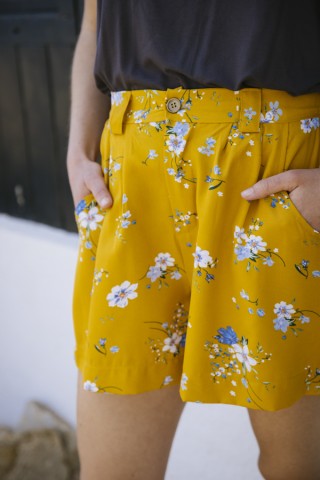 Shorts color amarillo con flores- Ropa mujer SusiSweetdress
