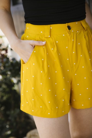 Shorts color amarillos con topos blancos- Ropa mujer SusiSweetdress