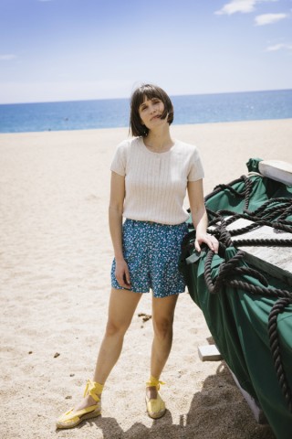 Shorts color azul con margaritas blancas y rosas- Ropa mujer SusiSweetdress