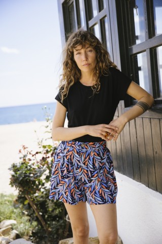 Shorts color azul con hojas azules y naranjas- Ropa mujer SusiSweetdress